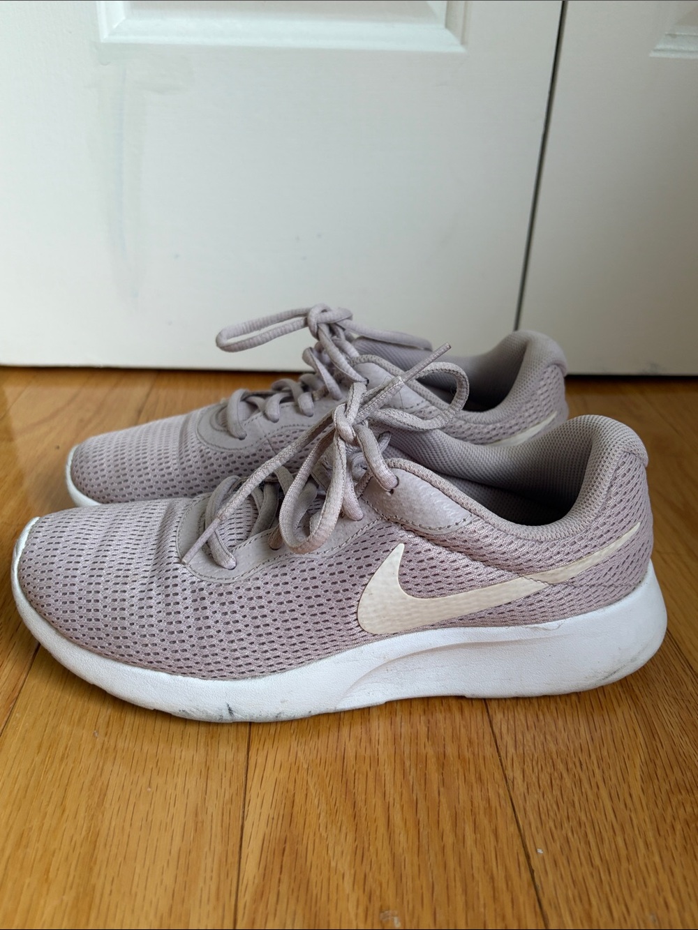 Lavender Nike Tanjun Women’s Sneakers, Size 7